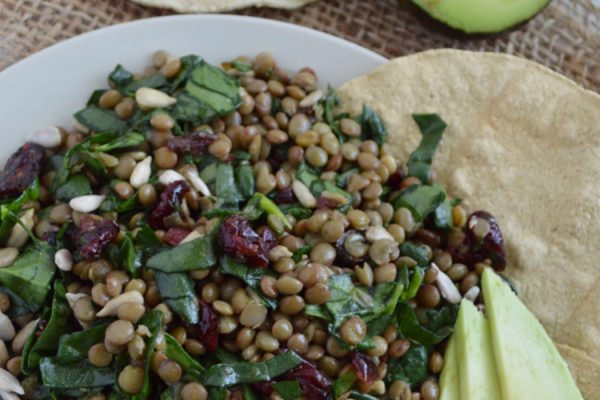 Ensalada de lentejas pardinas con espinacas