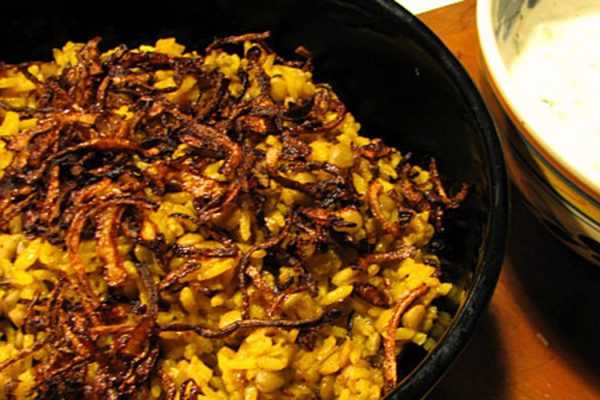 Lentejas pardinas con arroz, comino y cebolla