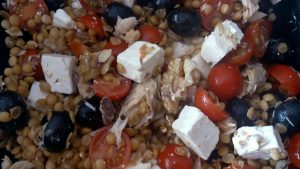Ensalada de lentejas con queso feta