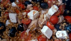 Ensalada de lentejas con queso feta